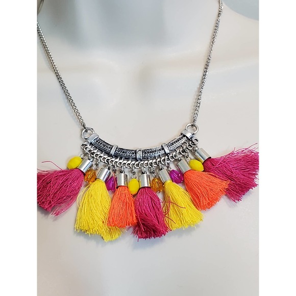 NWOT Women's Jewelry Multicolor Silvertone Boho Tassel Statement Necklace - Picture 2 of 4